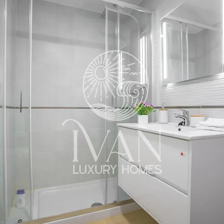 Casa Mural Ivan Luxury Homes 6ªpta Esquinero Norte 1ª Linea El Borseral